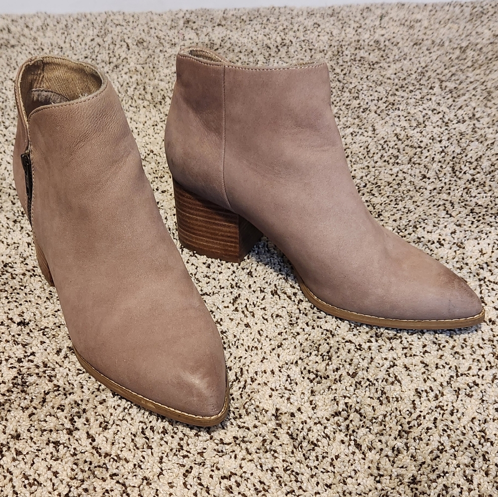 Seychelles side zip bootie